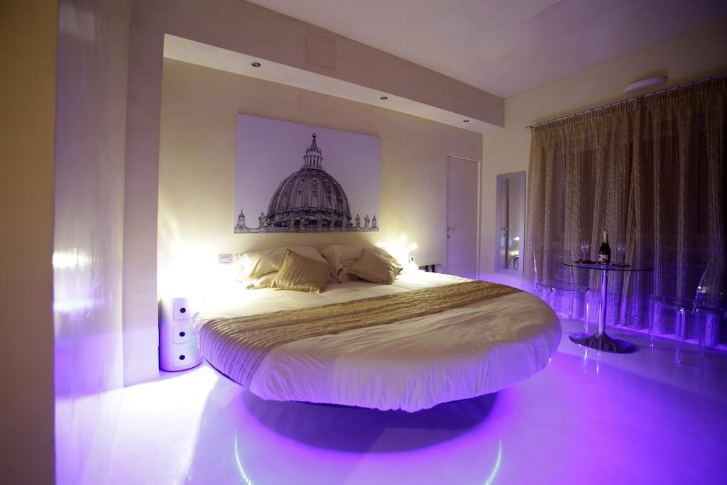 Myrome Vatican Room photo